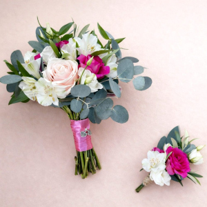 two posies with dark and light pink flowers