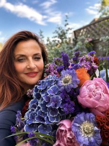 Elena Ciesco with "Thank you" bouquet